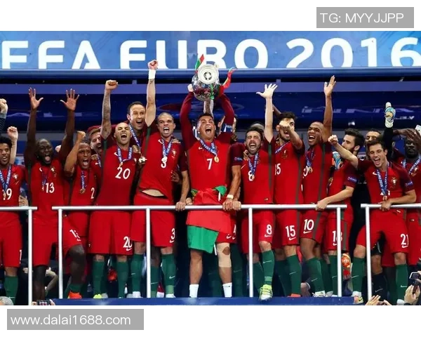 天下足球最精彩十大球星盘点 各大传奇球员风采大比拼 天下足球最精彩十大球星盘点 各大传奇球员风采大比拼