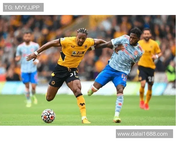 足球新星拉斐尔崛起带领球队走向荣耀的传奇之路