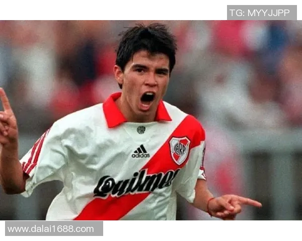 足球球星外号小白兔的背后故事与他辉煌的职业生涯揭秘