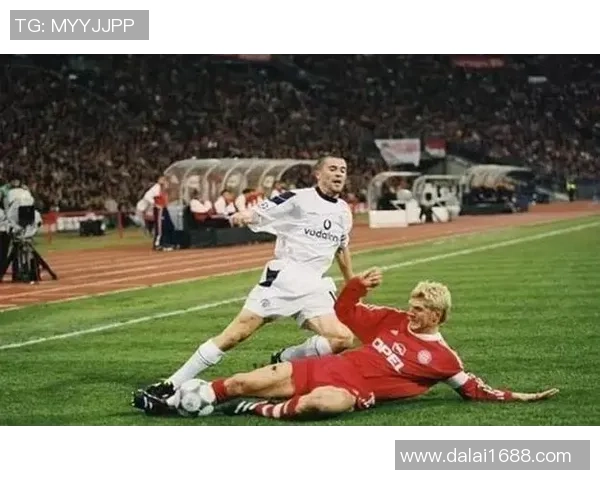 德国足球戴帽子球星的精彩瞬间与历史意义解析